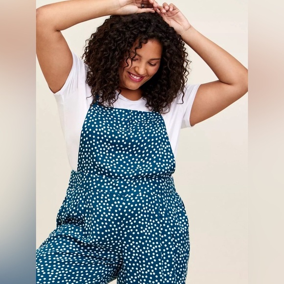 EUC-Torrid Wide Leg Stretch Crepe Jumper Jumpsuit Blue Dots - Picture 3 of 6